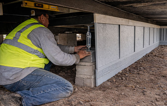 manufactured home leveling and new skirting installation in glendale az call (623) 915-1447